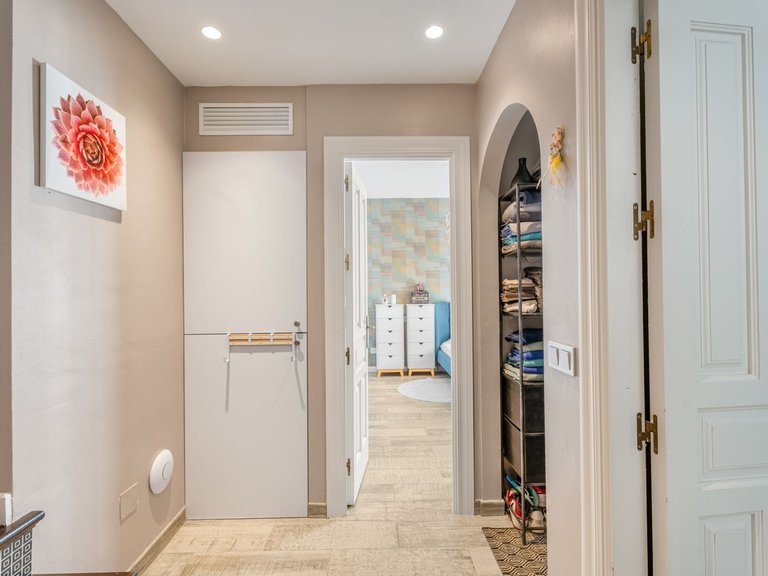 Villa for Sale in The Golden Mile, Malaga 12