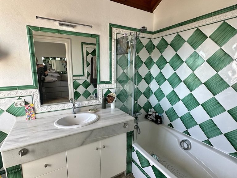 Villa for Sale in The Golden Mile, Malaga 14