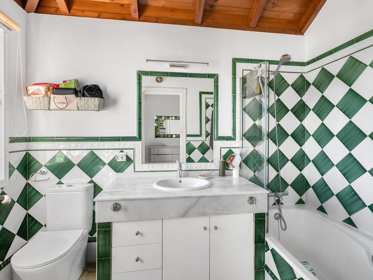 Villa for Sale in The Golden Mile, Malaga 15