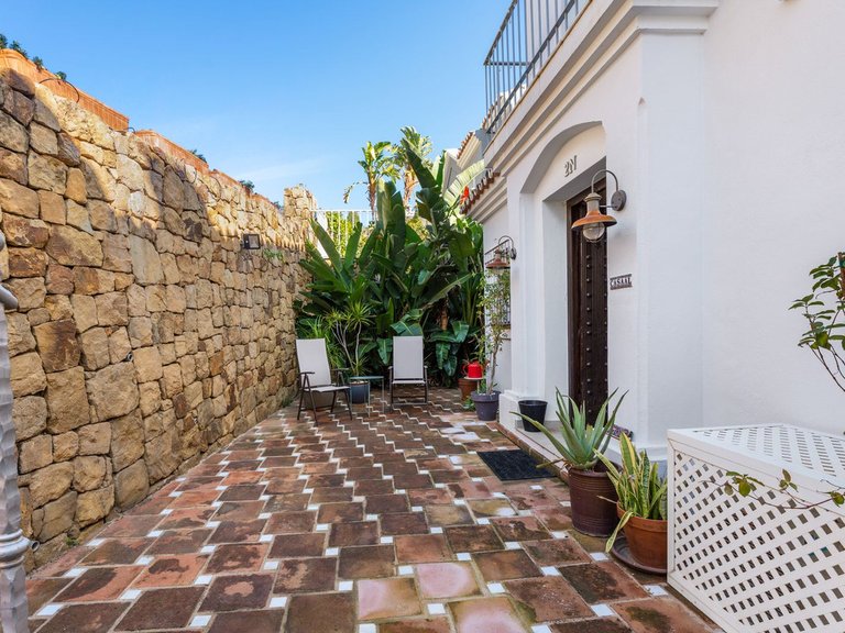 Villa for Sale in The Golden Mile, Malaga 16