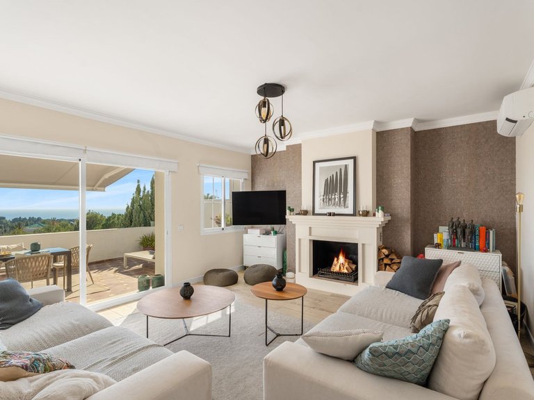 Villa for Sale in The Golden Mile, Malaga 3
