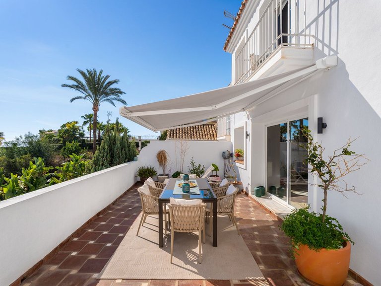 Villa for Sale in The Golden Mile, Malaga 6