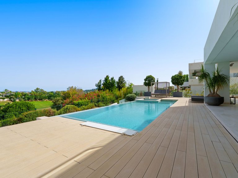 Villa for Sale in Nueva Andalucía, Malaga 13