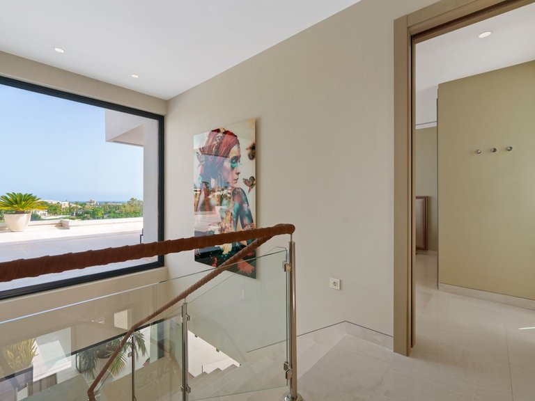 Villa for Sale in Nueva Andalucía, Malaga 24