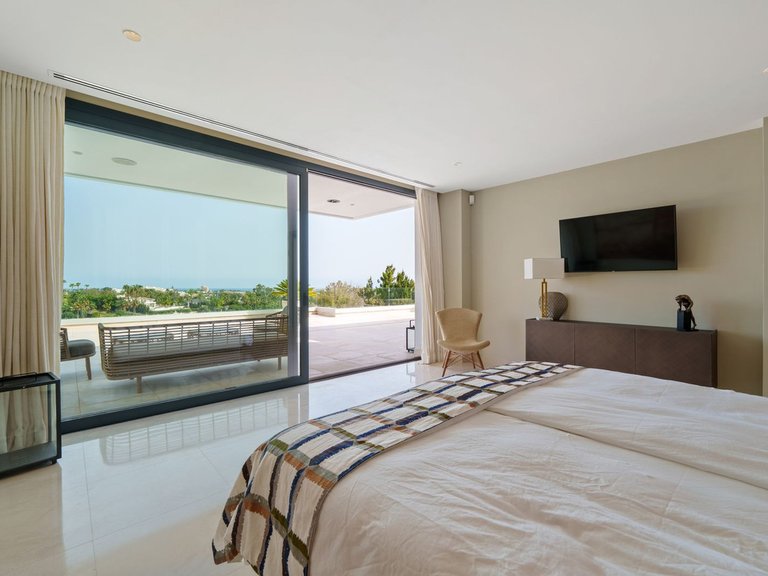 Villa for Sale in Nueva Andalucía, Malaga 26