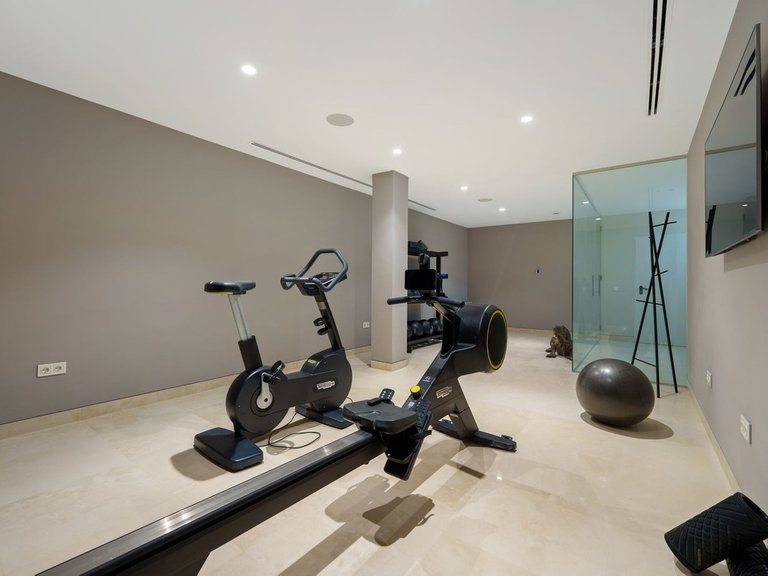 Villa for Sale in Nueva Andalucía, Malaga 44