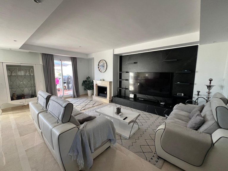 Apartment for Sale in Nueva Andalucía, Malaga 12