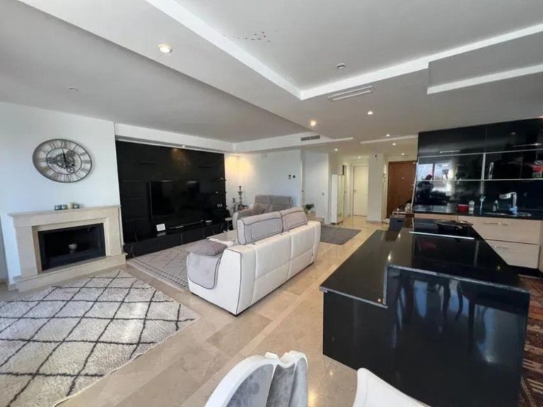 Apartment for Sale in Nueva Andalucía, Malaga 2
