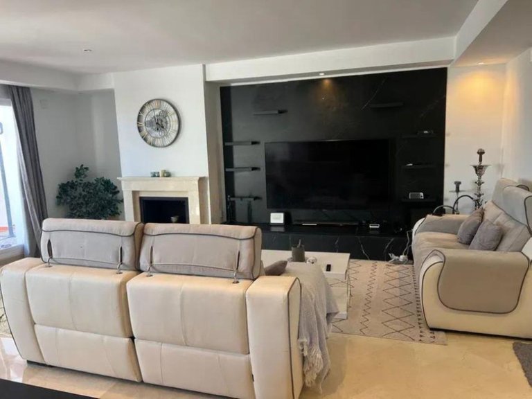 Apartment for Sale in Nueva Andalucía, Malaga 6