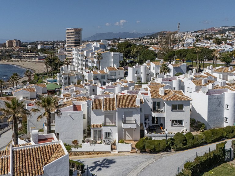 Villa for Sale in Miraflores, Malaga 1