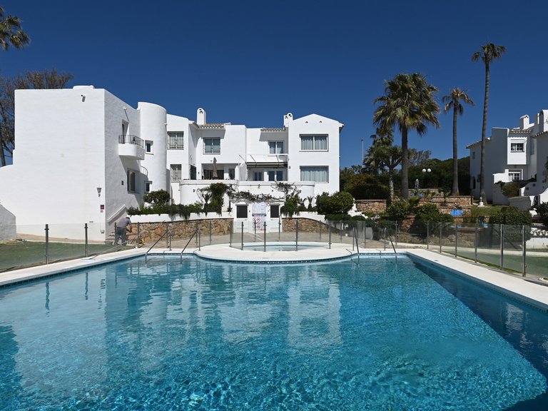 Villa for Sale in Miraflores, Malaga 28