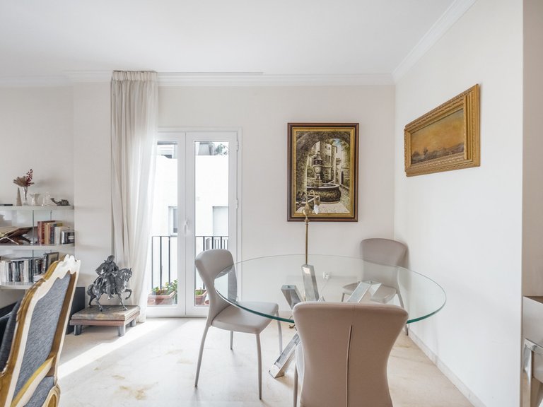 Apartment for Sale in The Golden Mile, Malaga 10