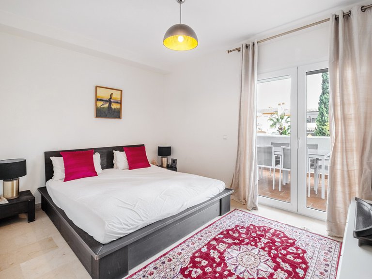 Apartment for Sale in The Golden Mile, Malaga 11