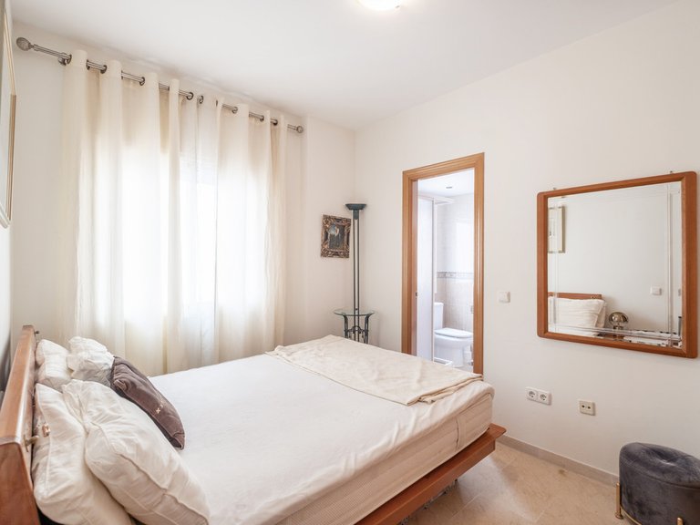 Apartment for Sale in The Golden Mile, Malaga 12