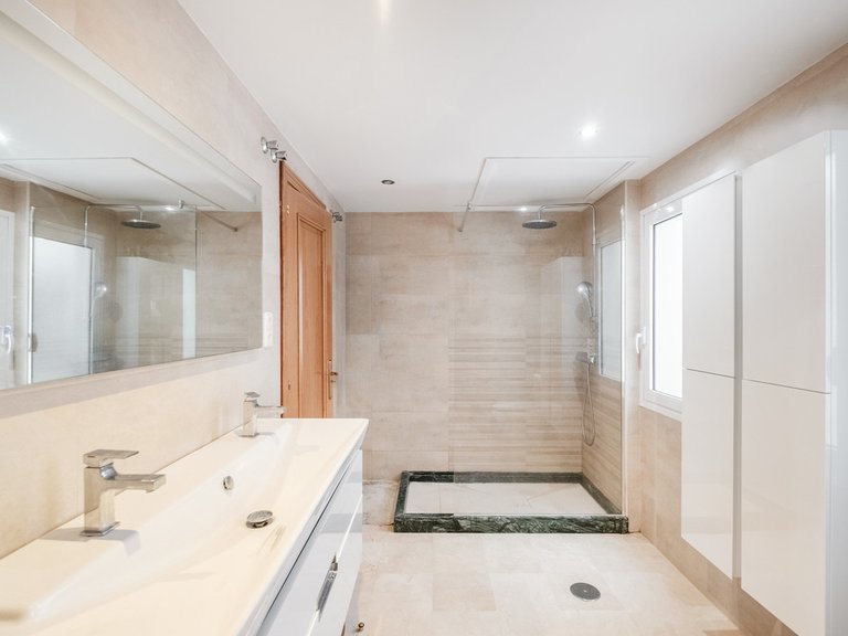 Apartment for Sale in The Golden Mile, Malaga 14