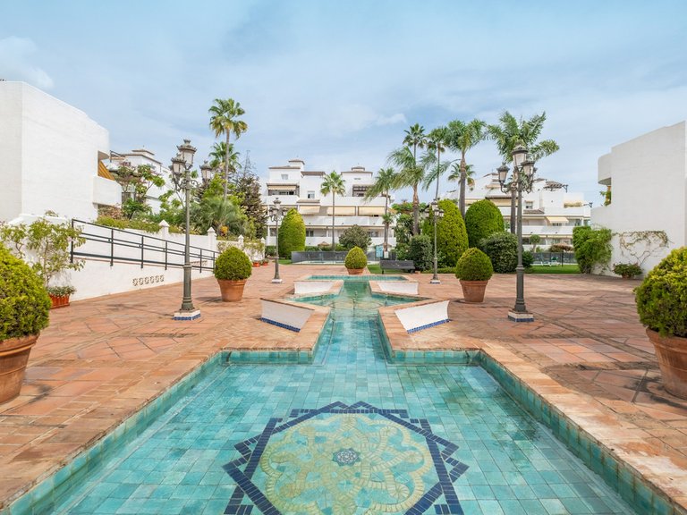 Apartment for Sale in The Golden Mile, Malaga 21