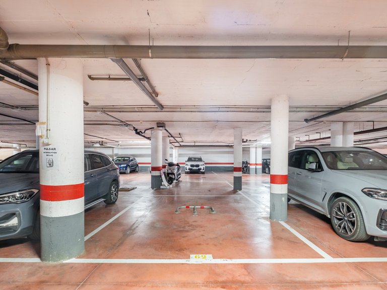 Apartment for Sale in The Golden Mile, Malaga 22