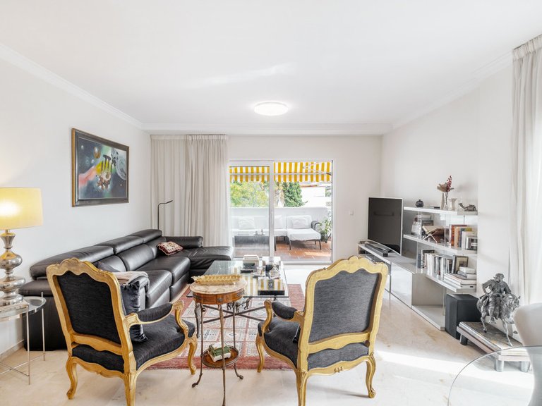 Apartment for Sale in The Golden Mile, Malaga 5