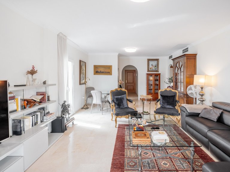 Apartment for Sale in The Golden Mile, Malaga 6