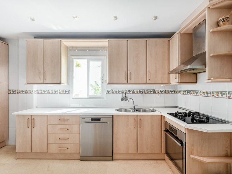 Apartment for Sale in The Golden Mile, Malaga 9