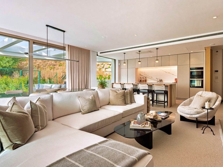 Apartment for Sale in Nueva Andalucía, Malaga 10