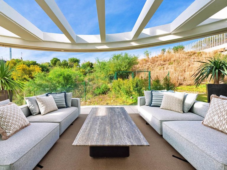 Apartment for Sale in Nueva Andalucía, Malaga 2
