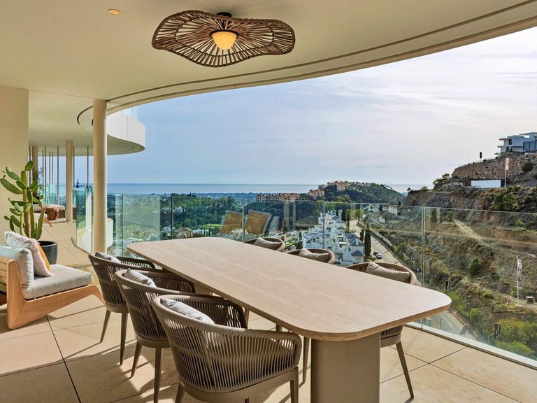 Apartment for Sale in Nueva Andalucía, Malaga 4