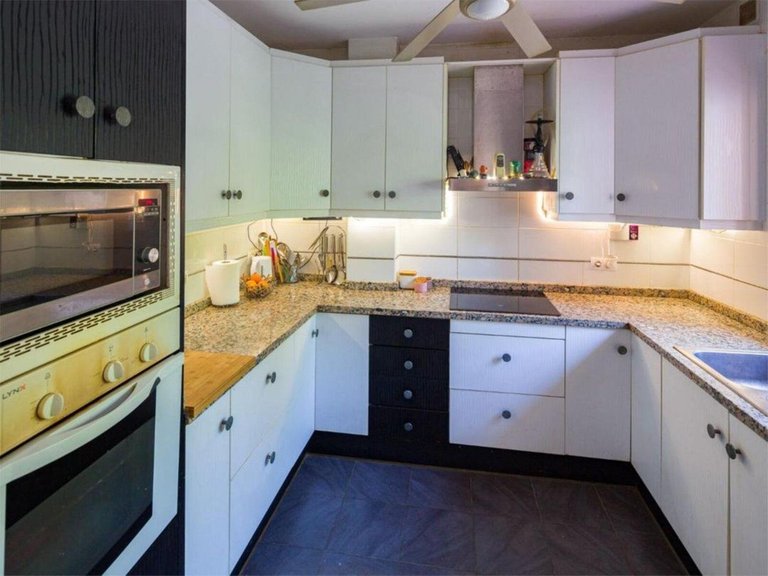 Villa for Sale in El Rosario, Malaga 10