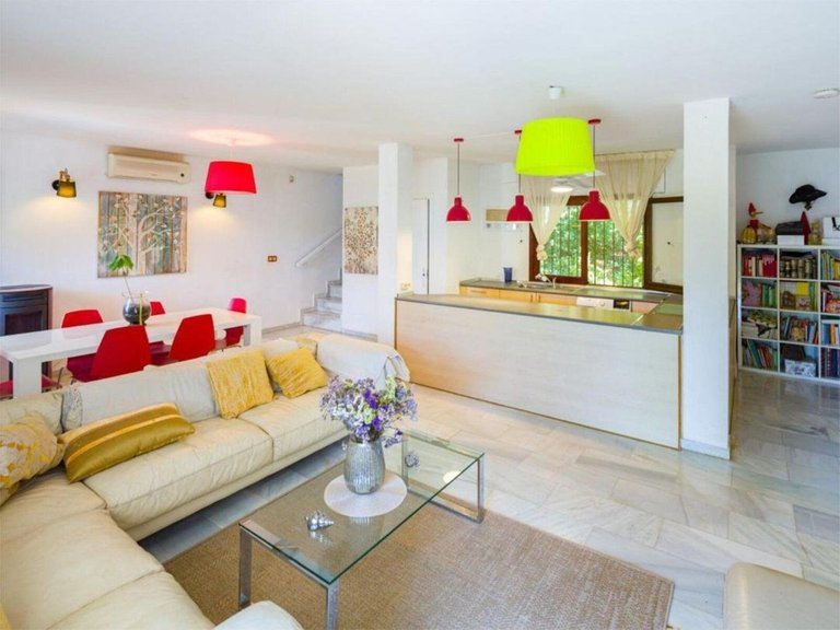 Villa for Sale in El Rosario, Malaga 3
