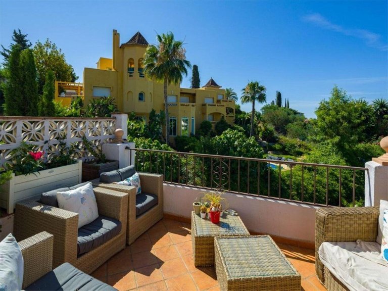Villa for Sale in El Rosario, Malaga 7