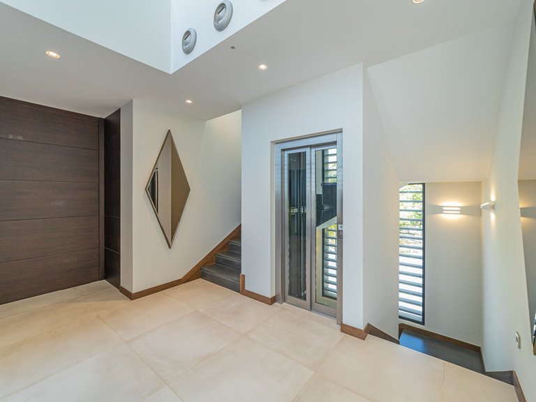 Villa for Sale in Los Arqueros, Malaga 14