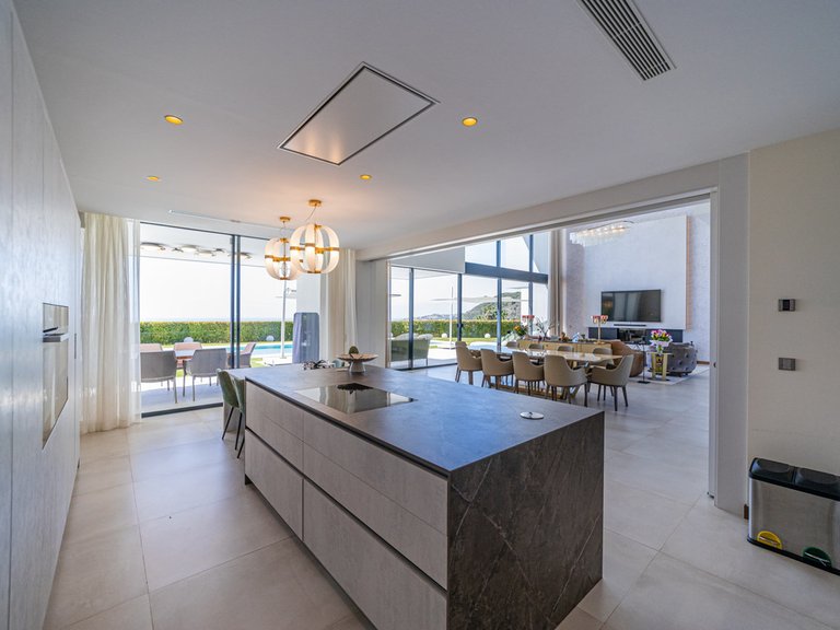 Villa for Sale in Los Arqueros, Malaga 18
