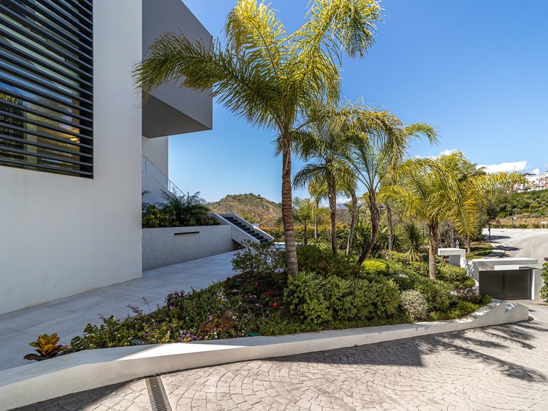 Villa for Sale in Los Arqueros, Malaga 26