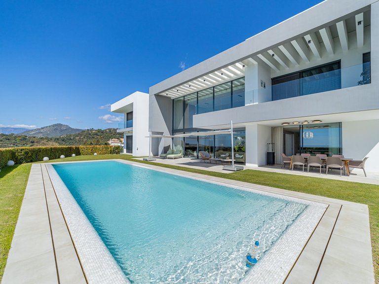 Villa for Sale in Los Arqueros, Malaga 58