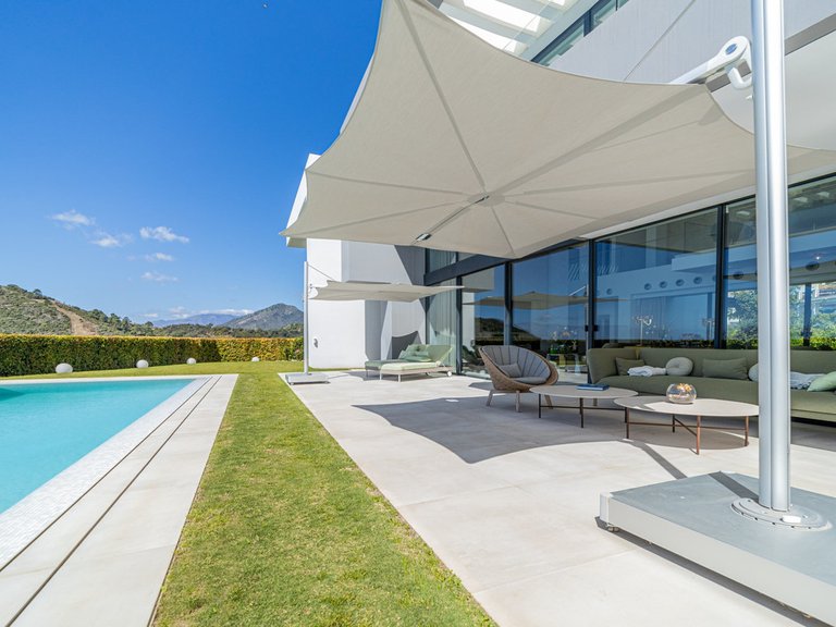Villa for Sale in Los Arqueros, Malaga 6