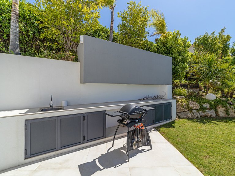 Villa for Sale in Los Arqueros, Malaga 8