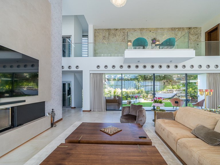 Villa for Sale in Los Arqueros, Malaga 9