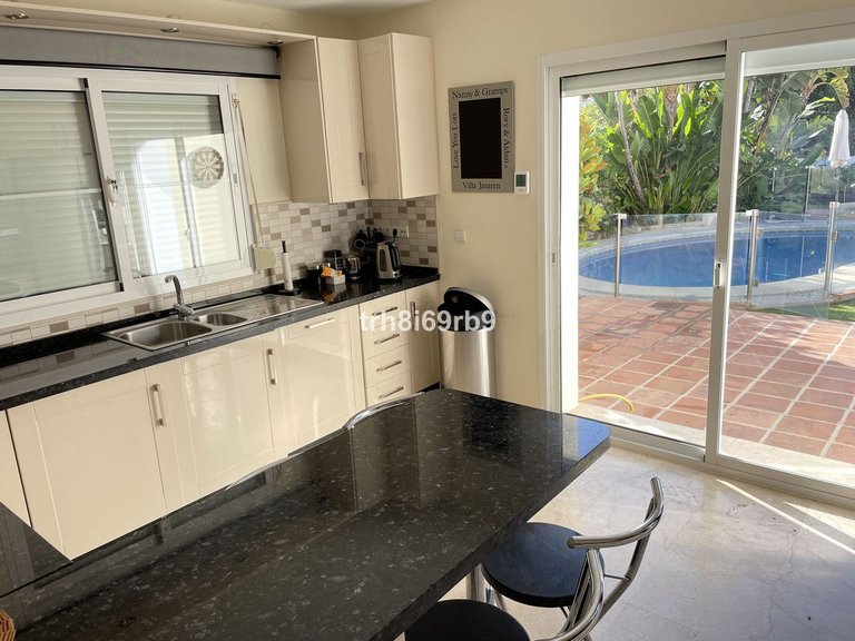 Villa for Sale in New Golden Mile, Malaga 21