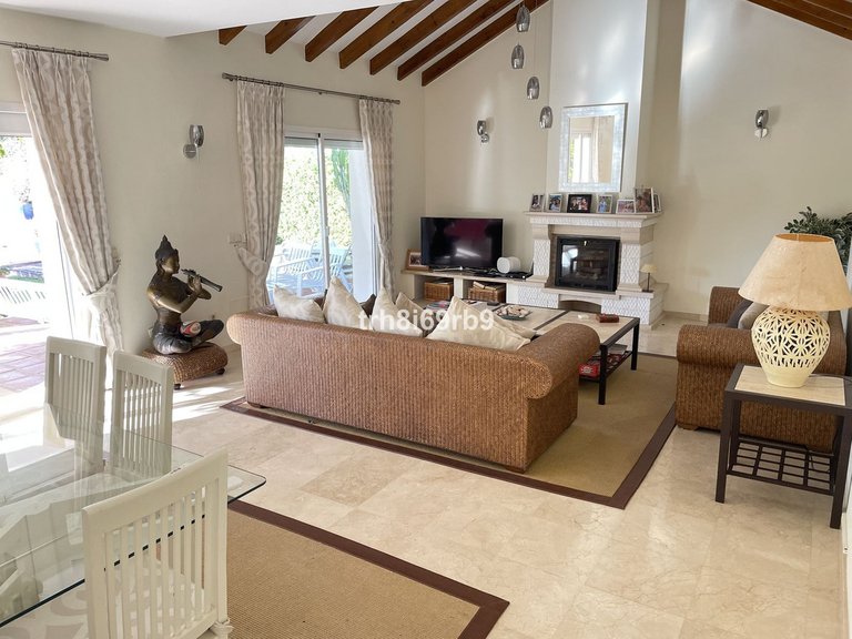 Villa for Sale in New Golden Mile, Malaga 6