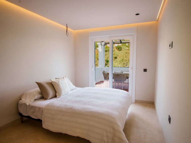 Apartment for Sale in La Quinta, Malaga 8