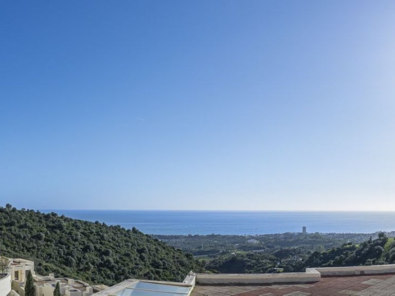 Apartment for Sale in Marbella, Malaga 1