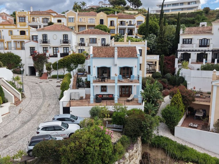 Villa for Sale in Benahavís, Malaga 1
