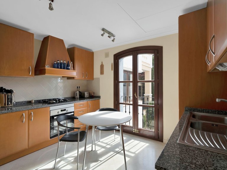 Villa for Sale in Benahavís, Malaga 14