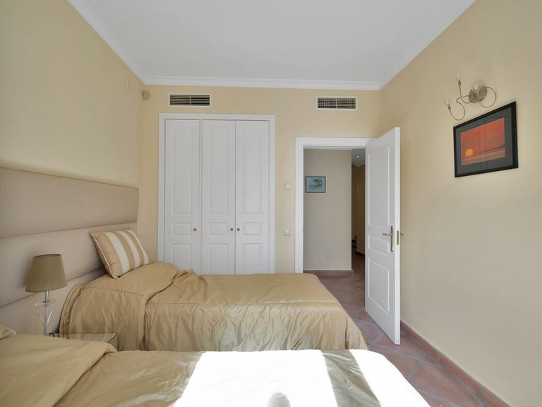 Villa for Sale in Benahavís, Malaga 18