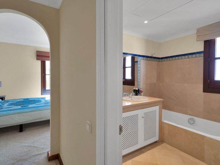 Villa for Sale in Benahavís, Malaga 29