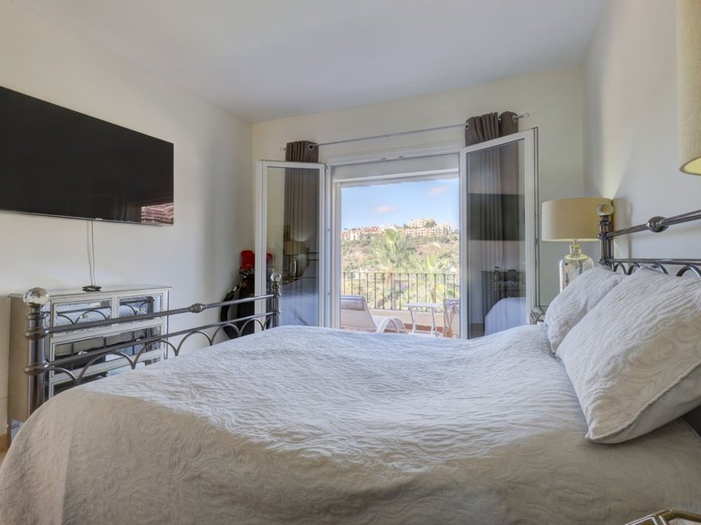 Apartment for Sale in La Quinta, Malaga 31