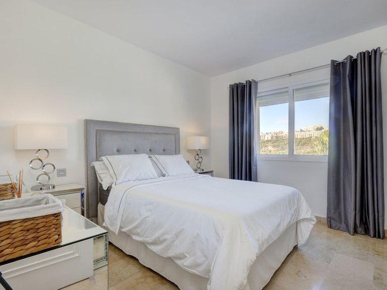 Apartment for Sale in La Quinta, Malaga 40