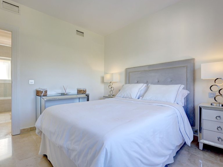 Apartment for Sale in La Quinta, Malaga 41