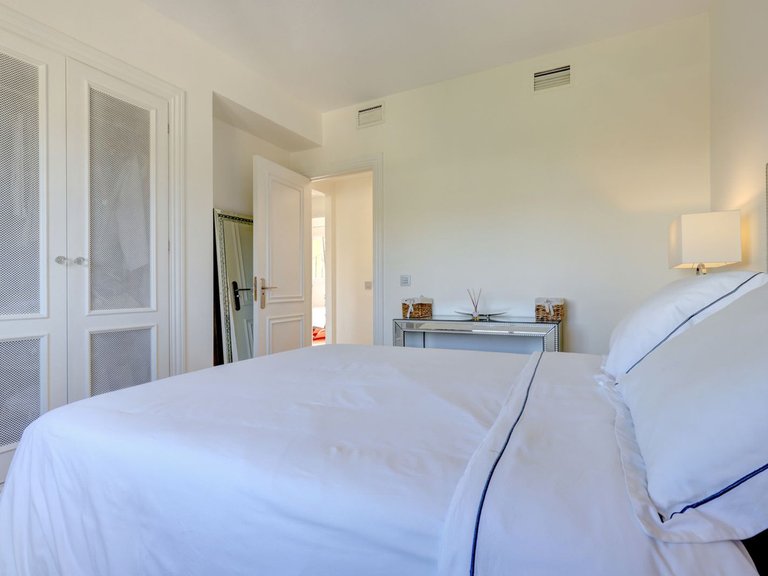 Apartment for Sale in La Quinta, Malaga 42