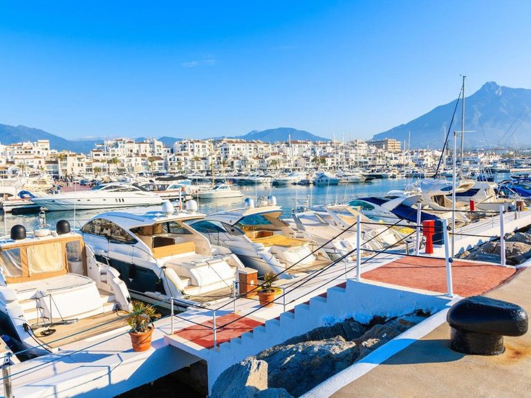 Villa for Sale in Marbella, Malaga 30